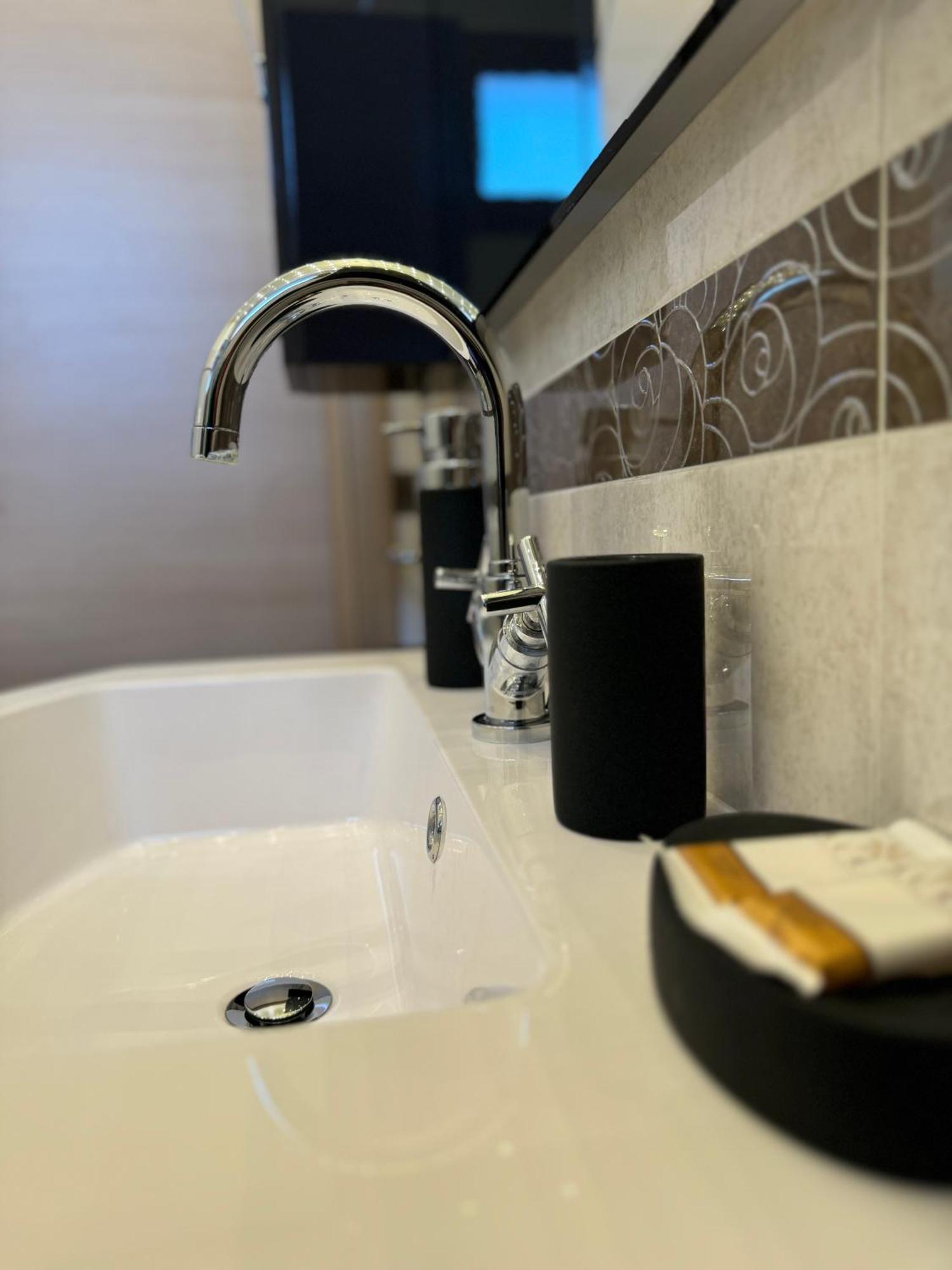 Family Stylish Apartment Norcia Buitenkant foto
